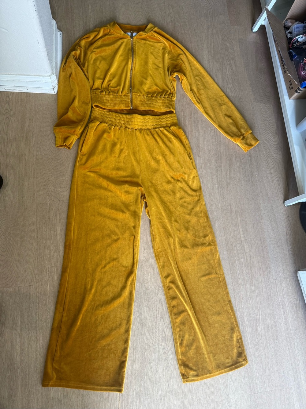 Wide-Leg Velour Pants in Mustard Gold